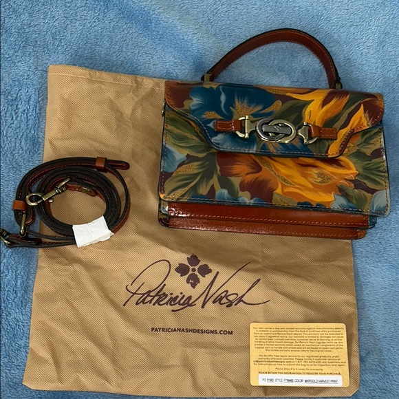 Patricia Nash Handbags - Patricia Nash Multicolor Floral Women's Bag